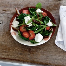 Foto - Rotkäppchen-Salat mit Erdbeeren - 