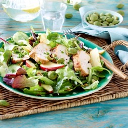 Foto - Bunter Salat mit Hähnchenbrust und Wasabi-Nüssen - 