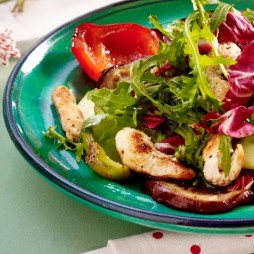 Foto - Gemüse-Salat mit Putenstreifen - 