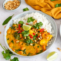 Foto - Erdnuss-Kokos-Curry mit Spinat und Süßkartoffel - 